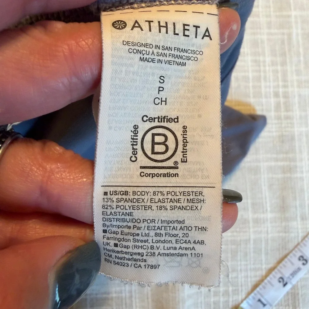 Athleta Pacifica Short Sleeve Rash Guard Gray Zip Neck Swim Top Small Petite